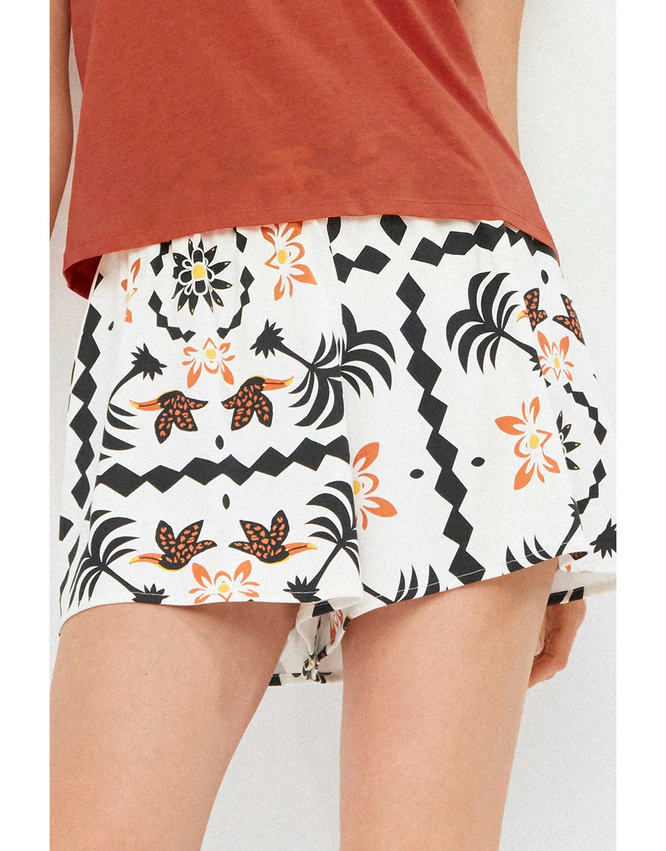 Calção com estampado tropical